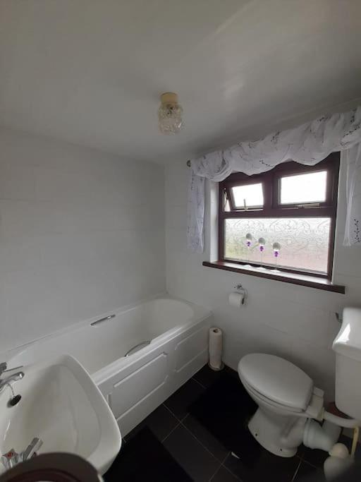 4 Bedroom Traditional Irish Farm House Killybegs Donegal Town Exterior photo